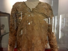 تصویری از قدیمی‌ترین لباس دنیا