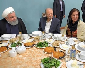 افطاری فاطمه معتمدآریا و علی نصیریان در کنار حسن روحانی/عکس