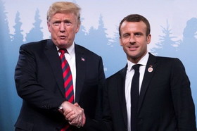 جای انگشت رئیس جمهور فرانسه روی دست ترامپ سوژه شد