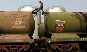 هند پول خرید نفت را به حساب ۵ بانک ایرانی واریز می‌کند