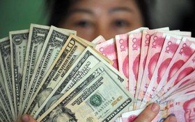 چین حذف دلار را آغاز کرد/ جمع‌آوری دلارهای مردم توسط بانک‌ها
