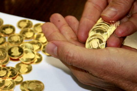 کاهش نامحسوس قیمت طلا و ارز در بازار/سکه ۳.۳۷۰.۰۰۰ تومان شد
