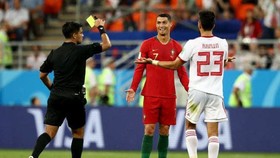 اظهارات داور بازی ایران و پرتغال: التماس یک پسر بچه باعث شد رونالدو را ا خراج نکنم!