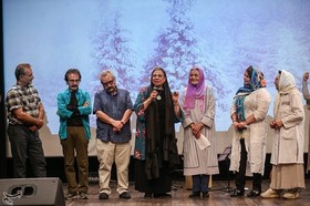 گزارش تصویری از بزرگداشت بانوی ۹۱ ساله سینمای ایران با حضور هنرمندان