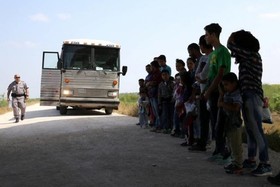 امتناع دولت آمریکا از بازگرداندن کودکان مهاجر به آغوش والدینشان