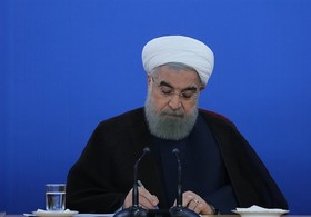 نامه روحانی به لاریجانی: سوال نمایندگان در چارچوب قانون اساسی نیست/ در زمان مقرر برای پاسخ به مجلس می‌آیم