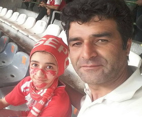 پدر پرسپولیسی، دخترش را به استادیوم برد/عکس