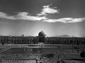 مسجد شیخ لطف الله اصفهان در سال 1346 