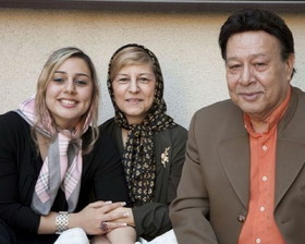 حسین عرفانی در کنار همسر و دخترش/عکس