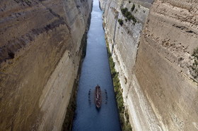 کانال قرنتس در کورینتوس، یونان