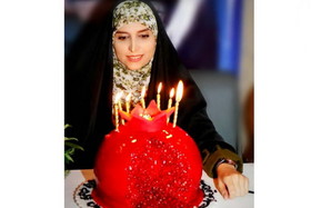 کیک تولد جالب خانم مجری سرشناس تلویزیون/عکس