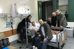 حسین محب‌اهری روی تخت بیمارستان/عکس