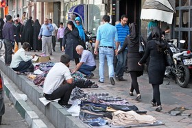 درآمد یک دست‌فروش در تهران چقدر است؟