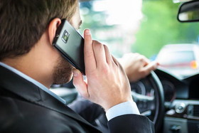 اعلام میلغ جریمه استفاده از تلفن‌همراه حین رانندگی