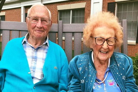 زن و مردی که در ۱۰۰ سالگی ازدواج کردند