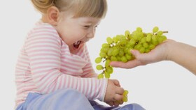 آیا می‌دانید که دانه‌های انگور می‌توانند جان یک کودک پنج ساله را بگیرند؟