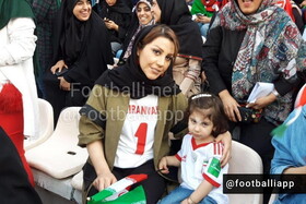 عکس|همسر و دختر علیرضا بیرانوند در ورزشگاه آزادی