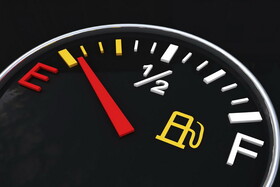 خودرو پس از روشن شدن چراغ بنزین، چند کیلومتر میتواند طی کند؟