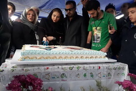 عکس|جشن تولد ۷۰ سالگی ناصر حجازی در بهشت‌زهرا