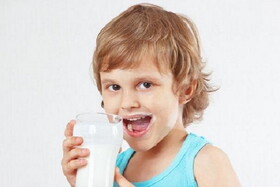 مصرف شیر پرچرب خطر چاقی در کودکان را کاهش می دهد