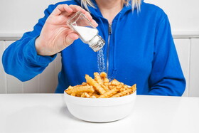 زیاده روی در مصرف نمک موجب تضعیف سیستم ایمنی بدن می شود