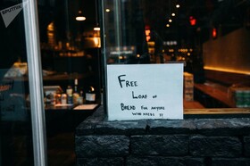 پیشنهاد نان مجانی برای افراد نیازمند در نیویورک
