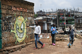 گرافیتی در رابطه با کروناویروس در کنیا