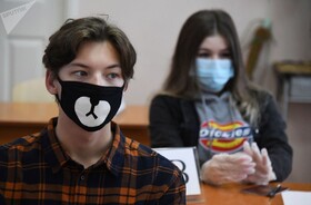 دانش آموزان در زمان برگزاری امتحانات در روسیه