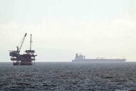 رویترز: ایران ۲۰۰ میلیون بشکه نفت آماده برای صادرات دارد
