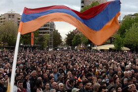 مخالفان دولت ارمنستان به خیابان‌ها آمدند/ آمادگی پاشینیان برای استعفا