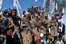 رژه واحد انتحاری طالبان در بگرام در سالروز خروج نیروهای آمریکایی