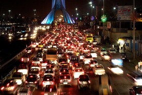 شبگردی در تهران؛ از بام لند تا پل طبیعت و خیابان سی‌تیر