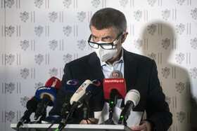 نخست وزیر چک در یک کنفرانس خبری اخراج 18 دیپلمات روسیه را اعلام کرد.