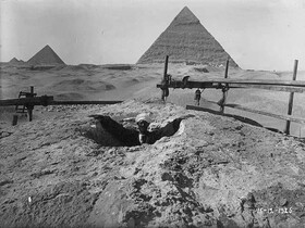 حفره‌ای در سر مجسمه ابوالهول ، سال ۱۹۲۵