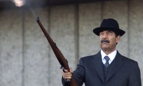 دیکتاتور عراق با این تفنگ دسته نقره آغاز جنگ با ایران را اعلام کرد