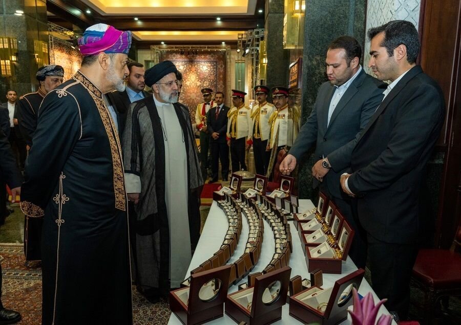 «لباس ویژه» سلطان عمان در مهمانی رئیسی