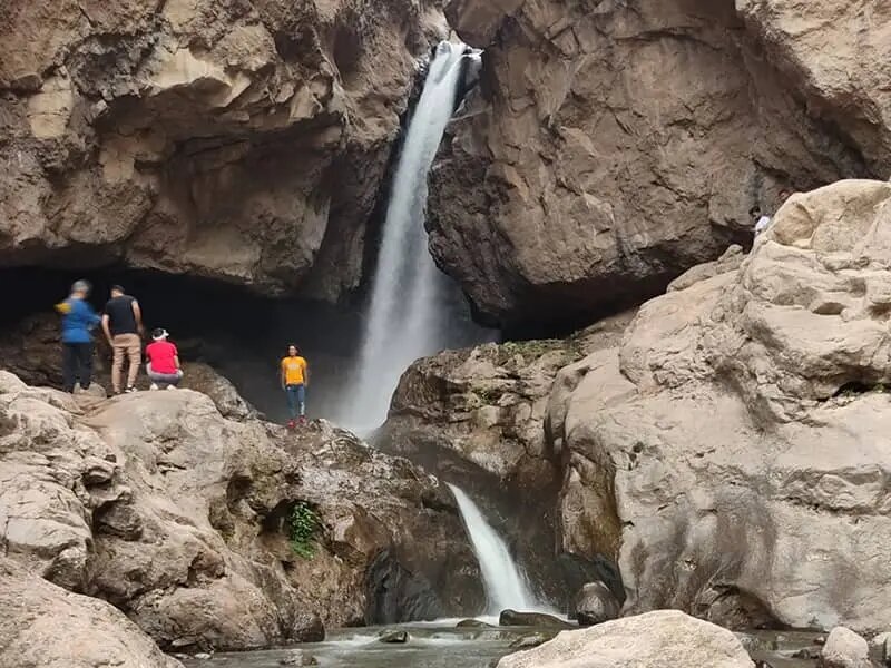 در این روزهای گرم سفر یک روزه به این آبشار نزدیک تهران را از دست ندهید