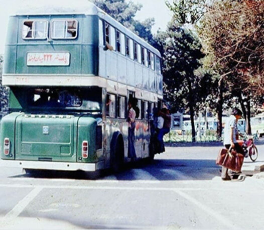 تصاویر جالب از اتوبوس‌های دو طبقه در تهران قدیم؛ «روس‌ها دارند می‌آیند»