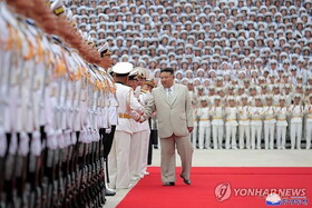 رهبر کره شمالی آماده‌باش جنگ با آمریکا را صادر کرد(+عکس)
