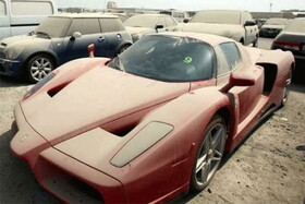 رها شدن خودروهای گران‌قیمت در خیابان‌های دبی