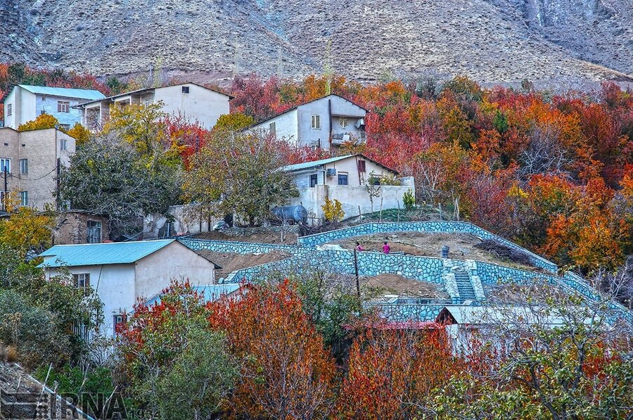 چند ده کیلومتر فاصله از تهران برای دیدن پاییز/ به روستای ارواح سنگی بروید اما نترسید!