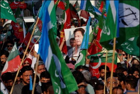 دوئل عمران خان و نواز شریف در انتخابات پاکستان/ راه حل تشکیل دولت ائتلافی است؟